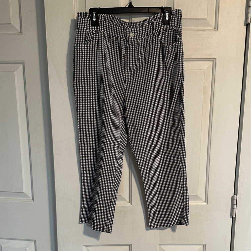Sincerely Jules black and white checkered Capri size large